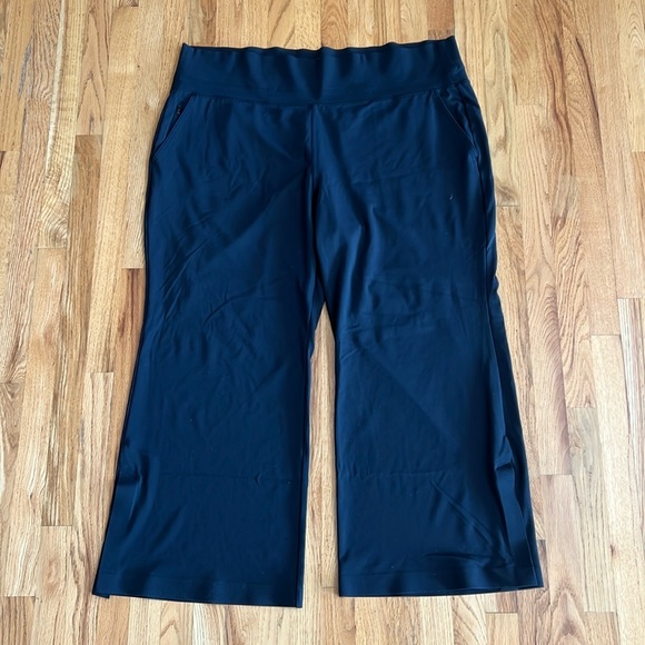 Athleta Pants - ATHLETA Black Pants, Size 3X